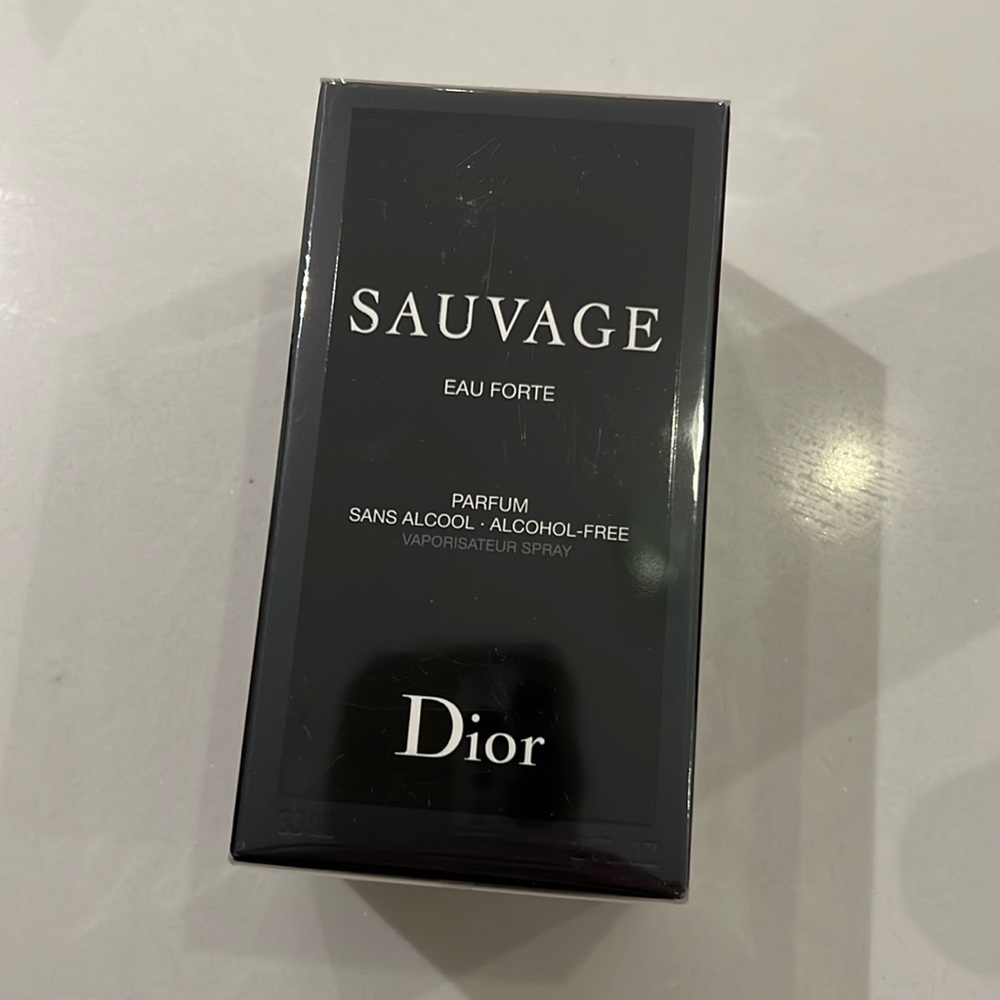 Brand new MEN Dior Sauvage eau forte 60ml